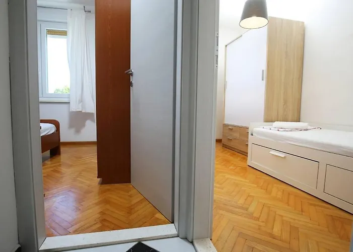 Sunny Near The Centar, Free Parking ספליט