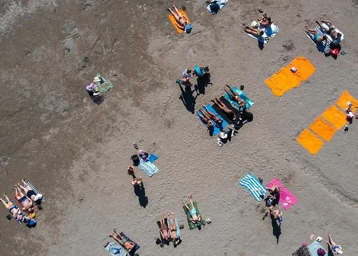 דירה Sunny Near The Centar, Free Parking