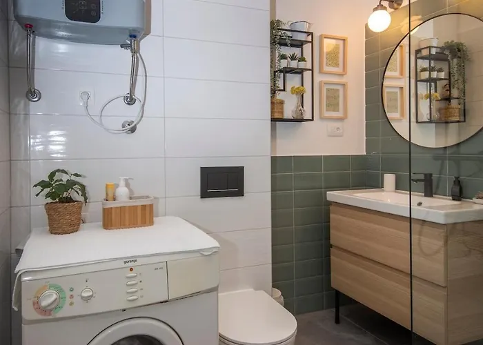 Sunny Near The Centar, Free Parking דירה *