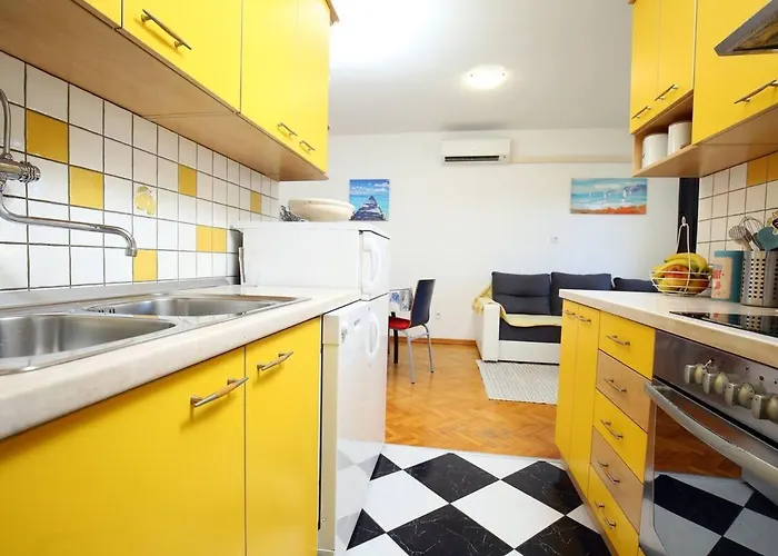 Sunny Near The Centar, Free Parking דירה ספליט